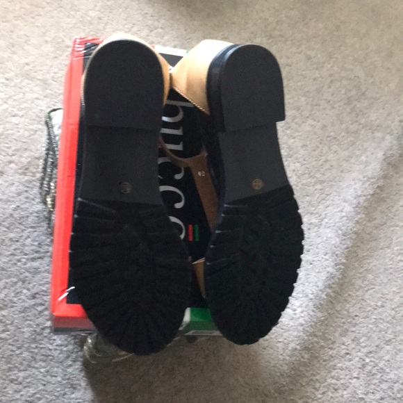 Gorgeous Sandals in original box. - Picture 6 of 6